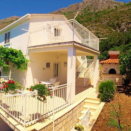Seven Seas Apartments مْليني المظهر الخارجي الصورة
