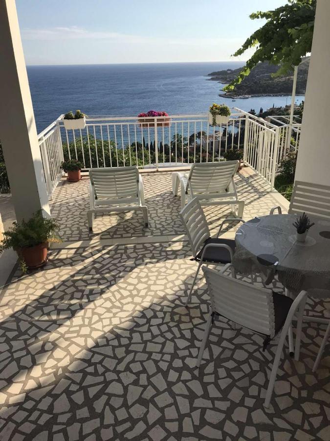 Seven Seas Apartments مْليني المظهر الخارجي الصورة